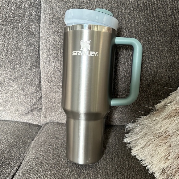 Stanley Other - Stanley 44 ounce tumbler